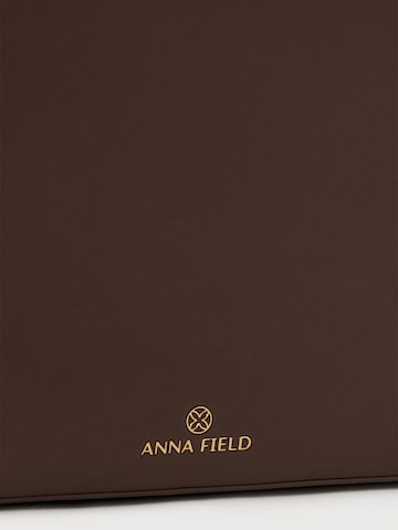 Anna Field Taška přes rameno – hnědá