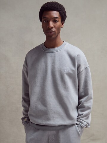 ABOJ ADEJ Sweatshirt 'Ghered' i grå: framsida