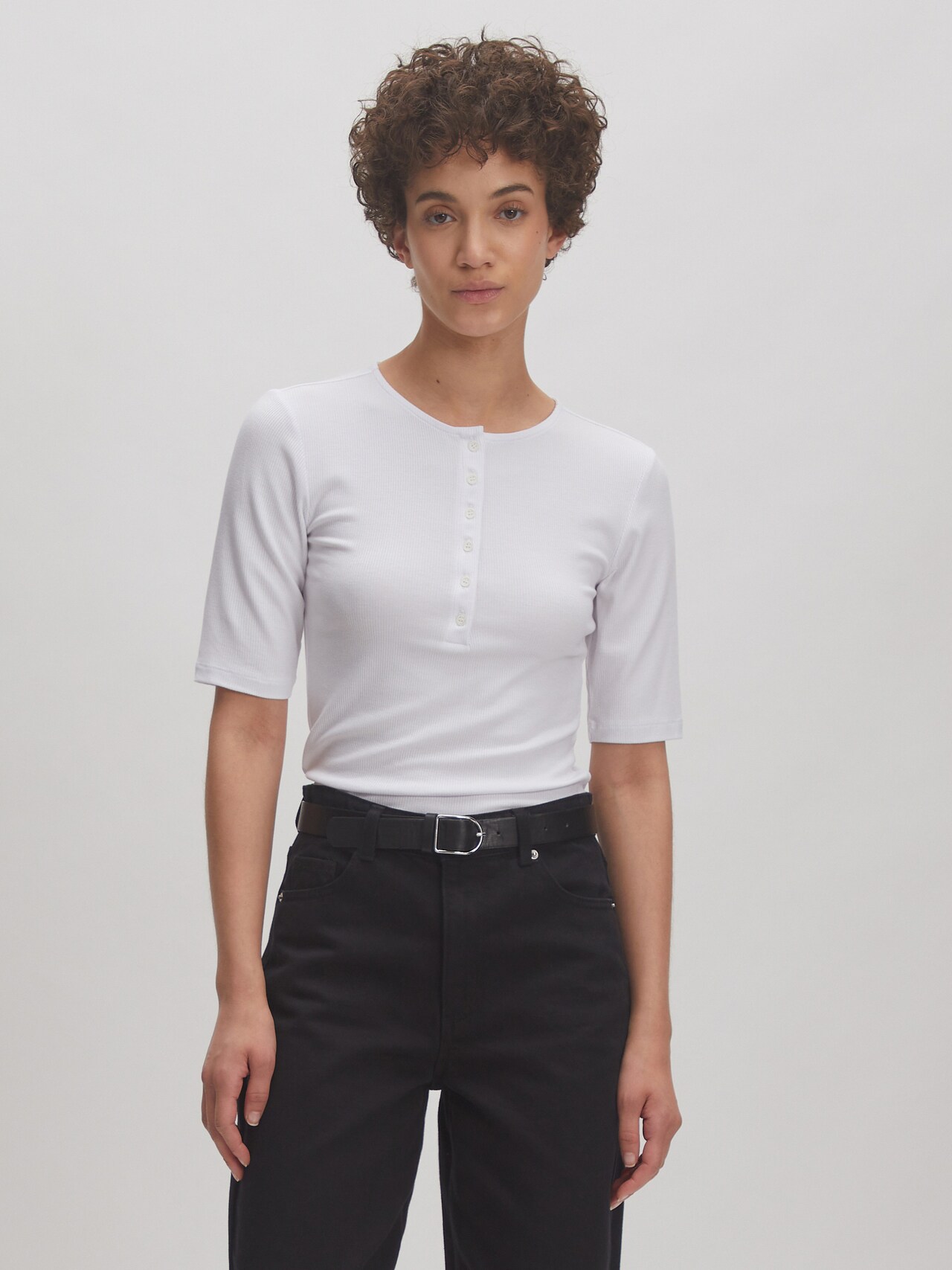 EDITED Producten Shirt 'Leandra' Wit