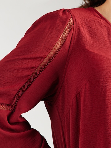 Vero Moda Curve - Blusa 'VMCALVA' en rojo
