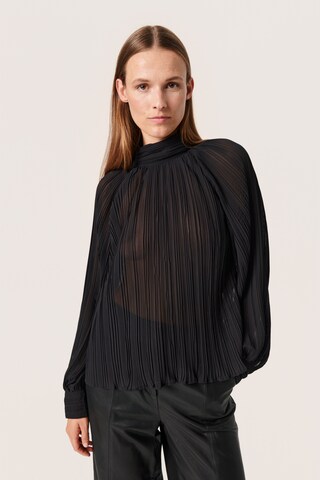 SOAKED IN LUXURY Blouse 'Chrisley ' in Black: front