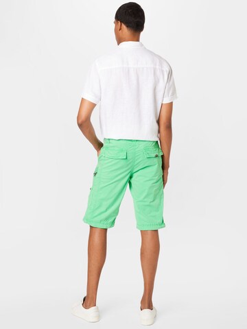 Regular Pantaloni de la CAMP DAVID pe verde