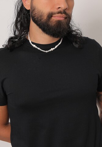 KUZZOI Ketting in Wit: voorkant