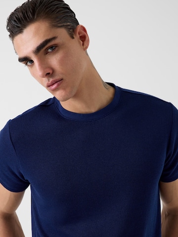 GUESS Sweater in Blue