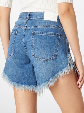 GLAMOROUS Loosefit Shorts in Blau