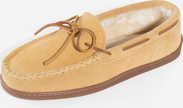 Minnetonka Moccasin 'Pileline' in Brown: front