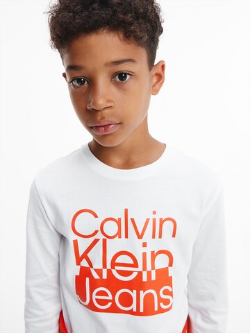 Calvin Klein Jeans T-shirt i vit