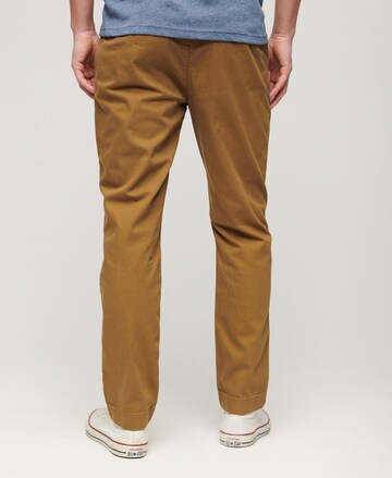Regular Pantalon chino Superdry en marron