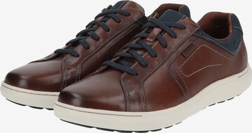 CLARKS Sneakers laag in Bruin