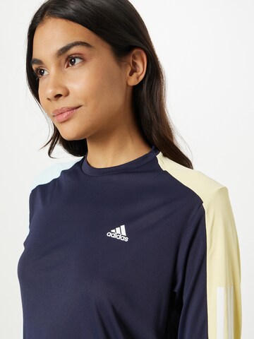 ADIDAS SPORTSWEAR - Camisa funcionais 'Own The Run Colorblock ' em preto