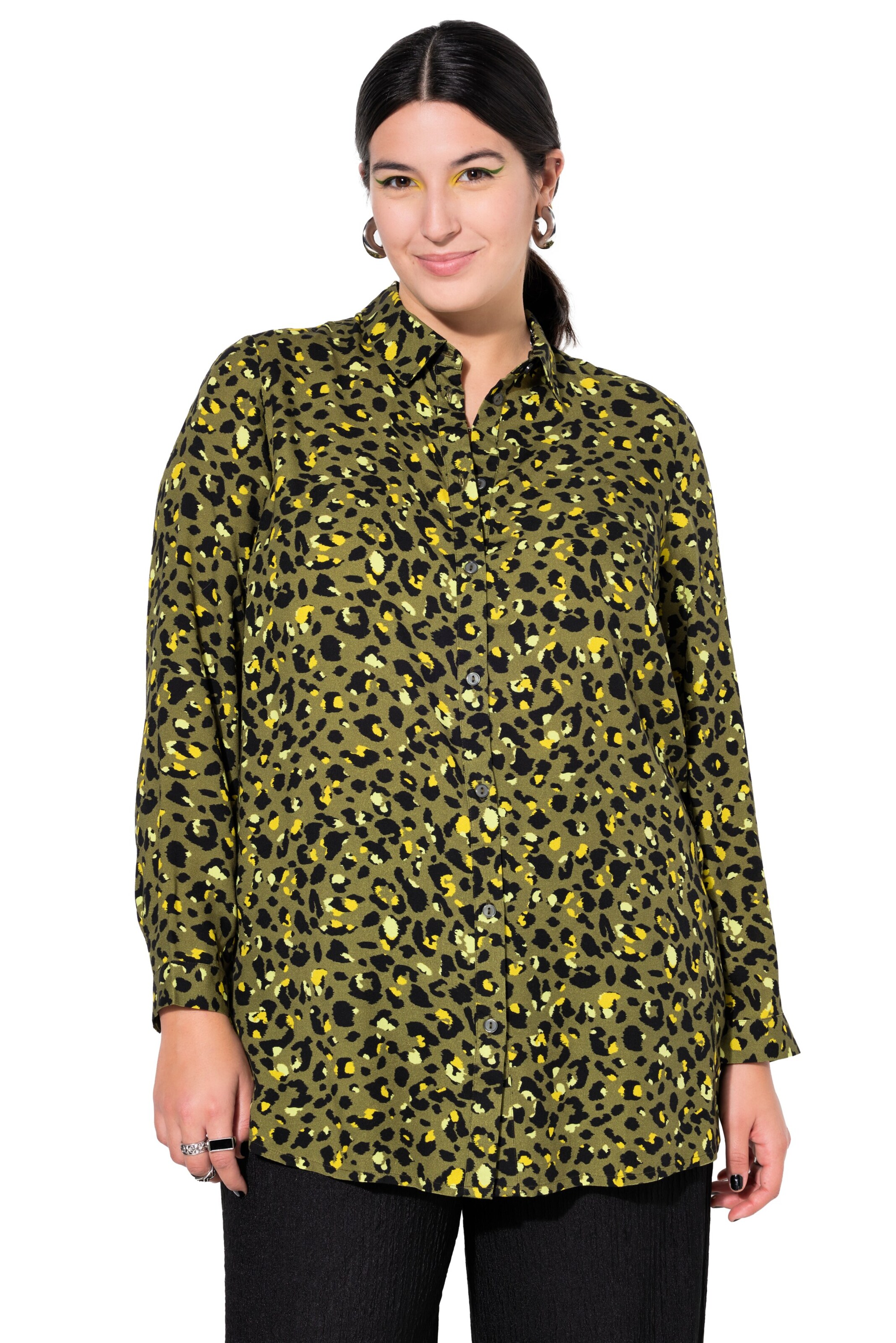 Studio Untold Blouse in Green: front