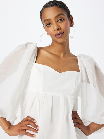 Robe True Decadence en blanc