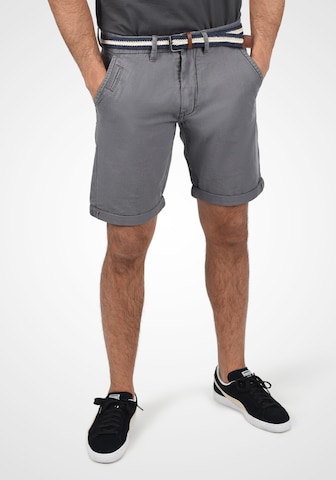 INDICODE JEANS Regular Chinoshorts Mews in Grau