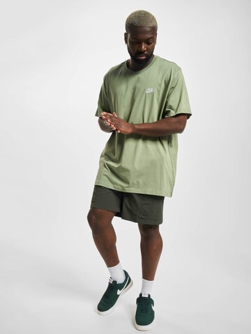 Nike Sportswear Regular Fit Shirt in Grün