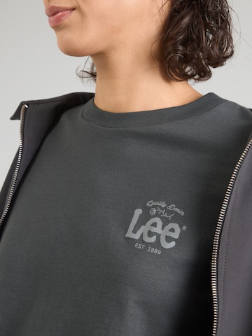 Lee Särk, värv must