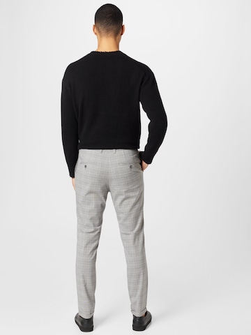 Regular Pantalon chino 'Liam' Matinique en gris