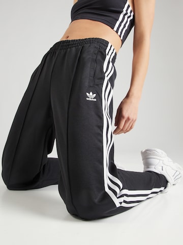 ADIDAS ORIGINALS regular Bukser med fals i sort