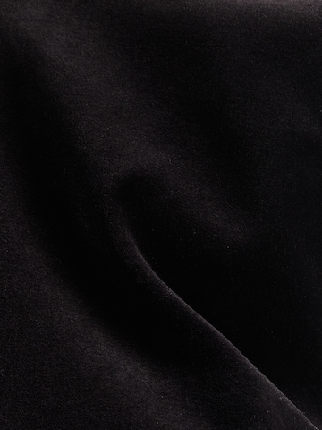 Robe & Other Stories en noir