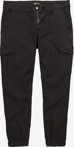 Men Plus Cargo trousers in Black: front