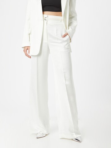 HUGO Loosefit Suorat housut 'Himia' värissä valkoinen: edessä