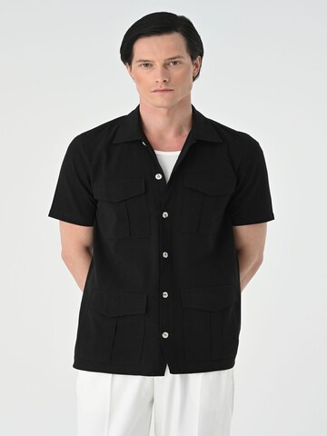 Antioch Comfort Fit Hemd in Schwarz: Vorderseite