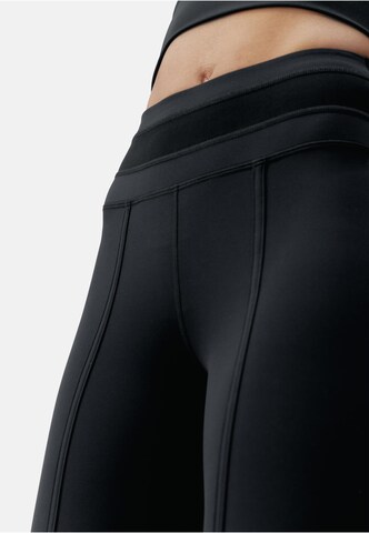 Born Living Yoga Flared Sporthose 'Maeva' in Schwarz
