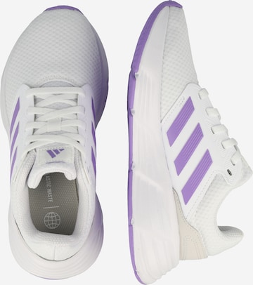 ADIDAS PERFORMANCE - Sapatilha de corrida 'Galaxy 6' em branco