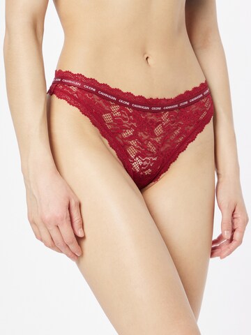 Calvin Klein Underwear Стринг в червено: отпред