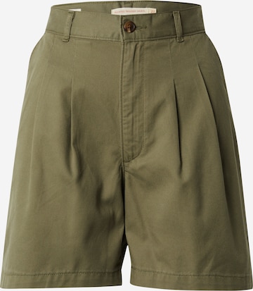 LEVI'S ® Pleat-front trousers in Green: front