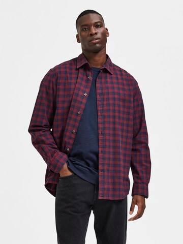 SELECTED HOMME Regular fit Button Up Shirt 'Reglee' in Red: front