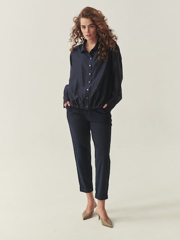 Camicia da donna 'DOVELA' di TATUUM in blu