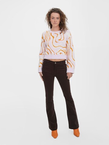 VERO MODA Flared Broek 'Peachy' in Bruin