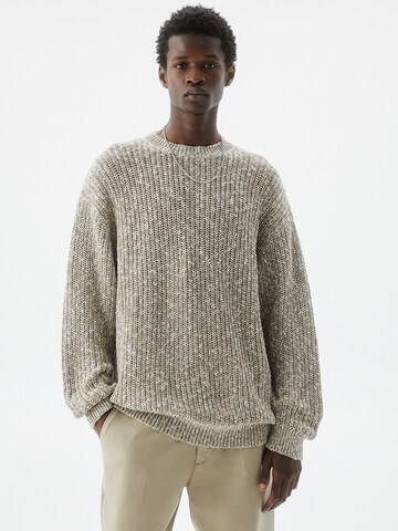 Pull&Bear Sweater in Beige: front