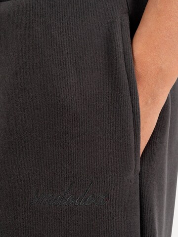 Loosefit Pantalon Smilodox en gris