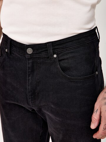 REDPOINT Regular Jeans in Schwarz
