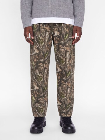 JACK & JONES Barrel Trousers in Green: front