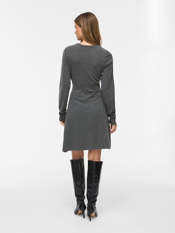 Robes en maille 'VIKerry' VILA en gris