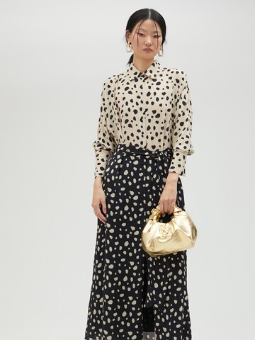 Rochie tip bluză de la Lola Casademunt pe negru: față