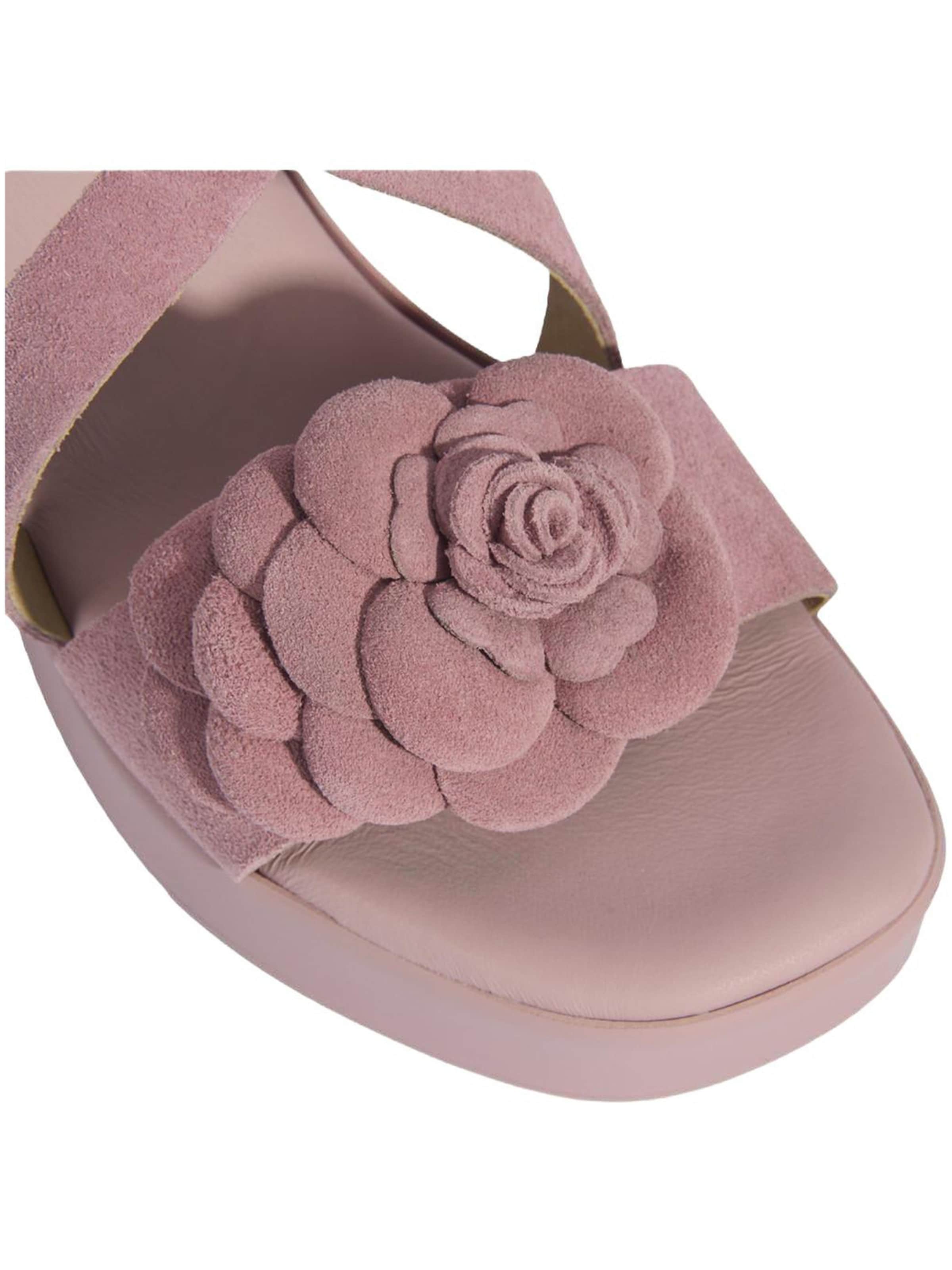 Desa Sandale‌ in Pink