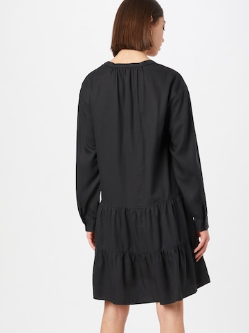 Robe-chemise COMMA en noir
