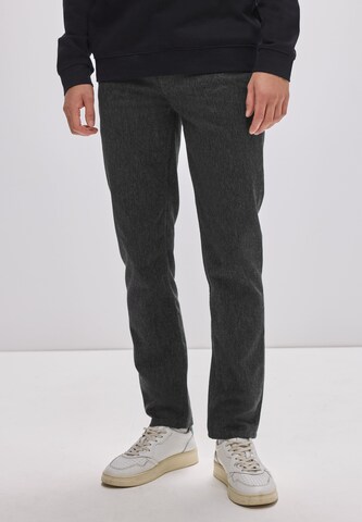 Street One MEN Regular Pants in Grey: front