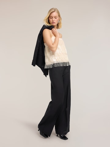 Top di MOTIVI in beige