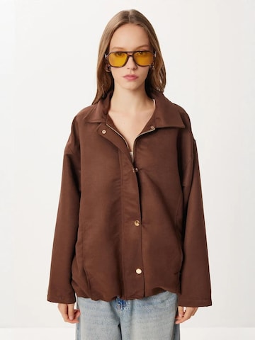 Happiness İstanbul Tussenjas in Bruin: voorkant