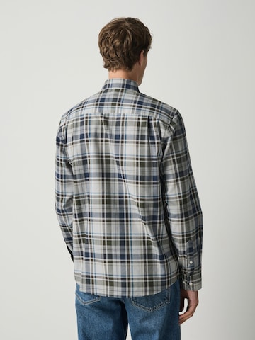 Next - Ajuste regular Camisa en gris