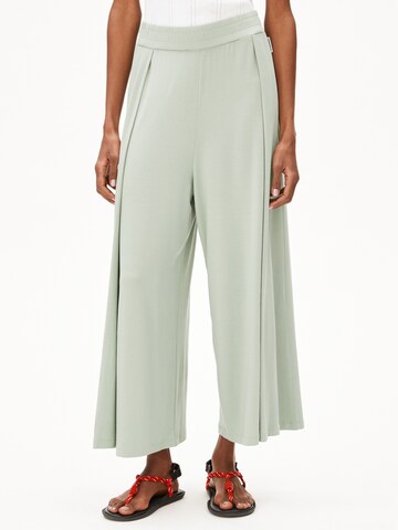 ARMEDANGELS Wide Leg Hose KAARO LINI in Grün: Vorderseite