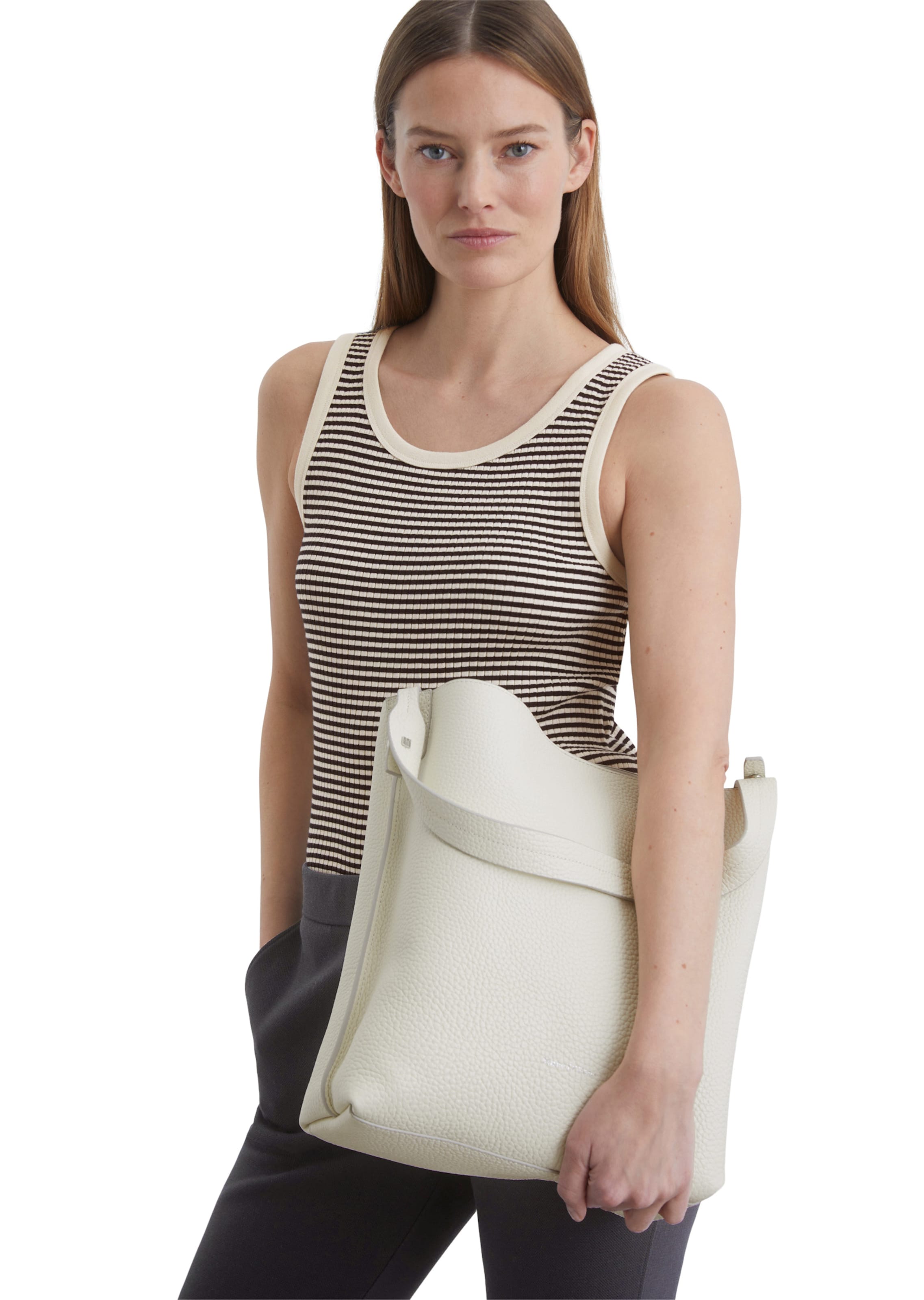 Marc O'Polo Shoulder Bag in White: front