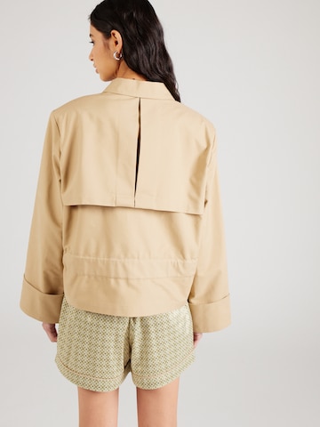 Veste mi-saison 'Julia' Ibana en beige