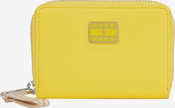 Tommy Jeans Wallet in Yellow: front