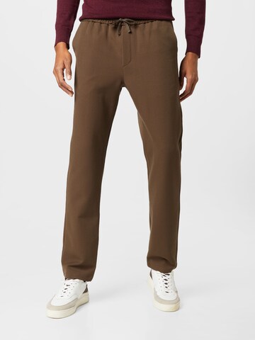 Les Deux Regular Trousers 'Patrick' in Brown: front