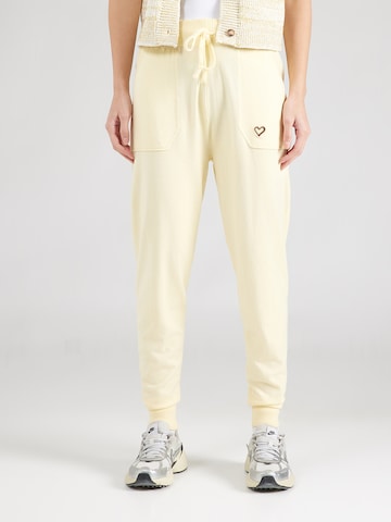 Effilé Pantalon 'WilmaAK' alife & kickin en jaune : devant